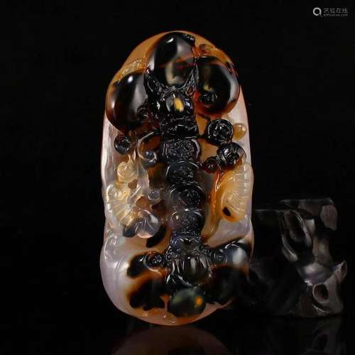 Chinese Agate Fortune Bat Pendant w Certificate