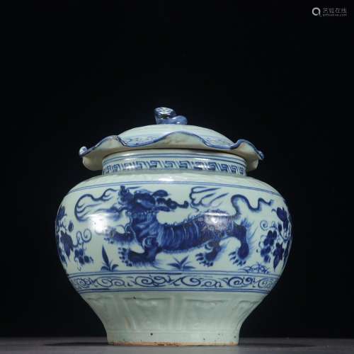 Blue and white auspicious cover tankSpecification: high gene...