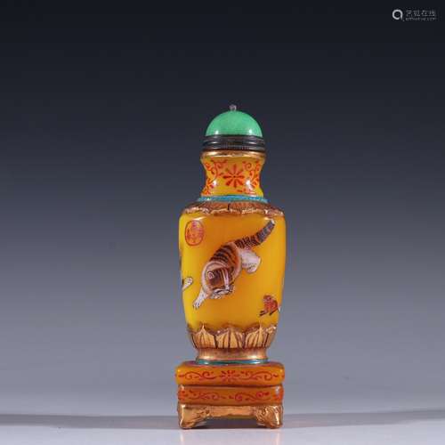 Yellow colored glaze add cat figure snuff bottlesSpecificati...