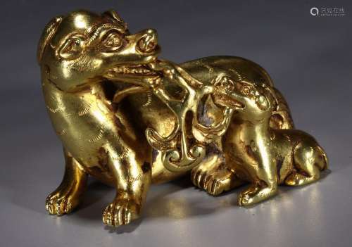 Son: copper and gold mother beast paperweightHigh 7.8 cm wid...