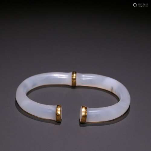 Agate bracelet plated with goldSpecification: diameter 6.7 c...