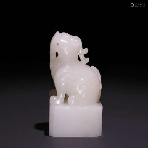 Hetian jade seal of the mythical wild animal.Specification: ...