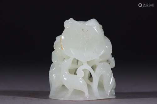 Hetian jade carve along the top.Specification: high 5.25 cm ...