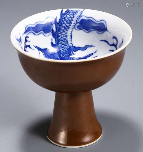 Blue and white dragon tea, glaze gobletSize, 8.3 8.7 cm in d...