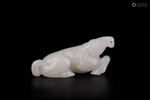 Furnishing articles, hotan jade lying horsesSize: 7.5 * 3 * ...