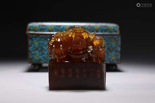 Amber dragon sealSize: 5.7 * 3.6 * 6.4 cm weighs 102 g.