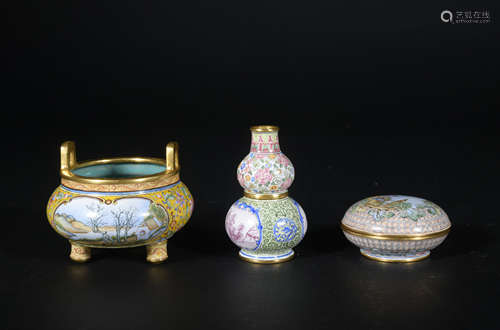 A set of enamel censer vase and box