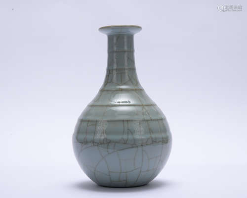 A officer glazed vase