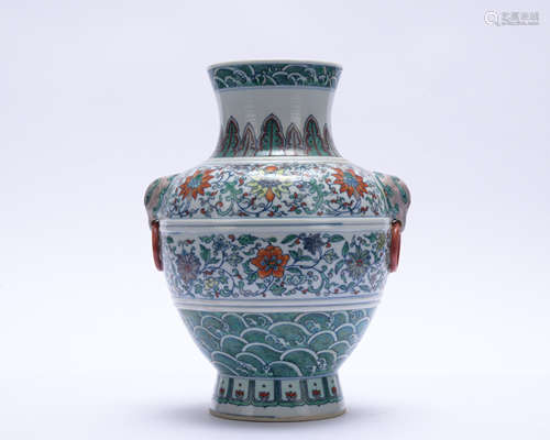 A Dou cai 'floral' vase