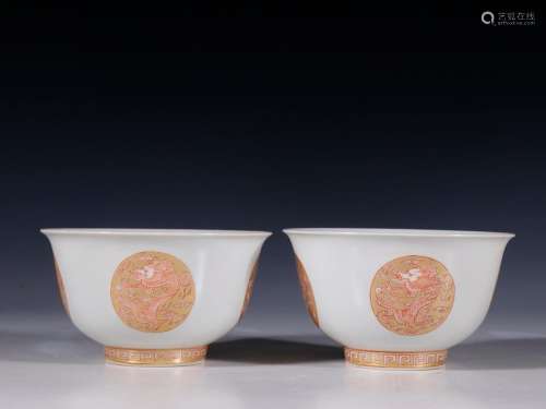A pair of alum red paint group dragon bowlSpecification: the...