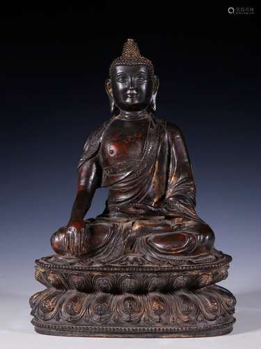 The old copper Buddha had statuesSpecification: high 31 20.5...