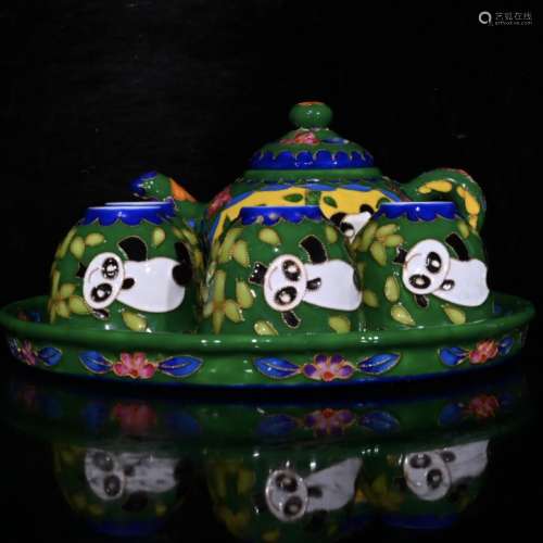 明成化五彩拤丝熊猫纹茶具