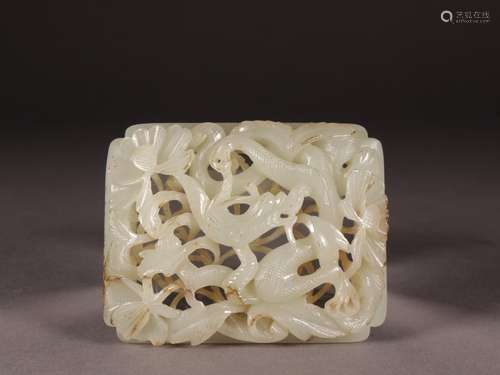 hetian jade dragon jadeSize 6.2 cm wide and 7.9 x 1.5 cm wei...