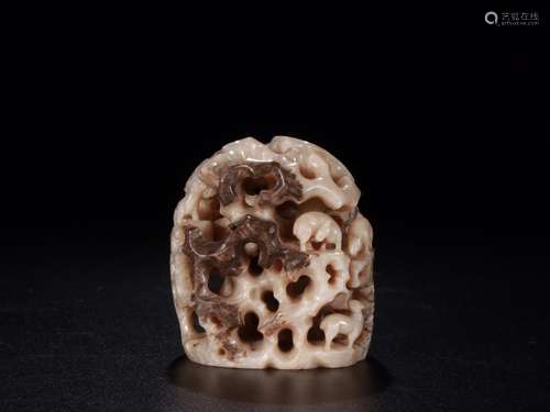 ancient jade roofSize 6.8 cm wide and 6.2 x 4.4 cm weighs 20...