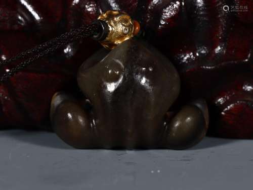 Hetian jade pendant toad.Size: 4.5 cm long, 3.3 cm wide, wei...