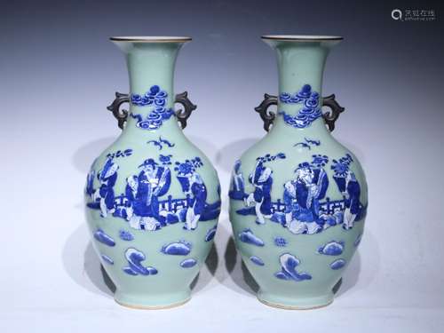 Pea green glaze blue and white ears and a pair of - 37.5 cm ...