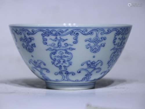 Blue and white light tracing bowl - 6.8 cm diameter, 12.6 cm...