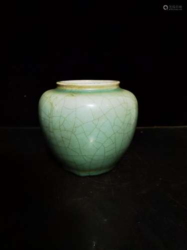 Pea green glazed pot