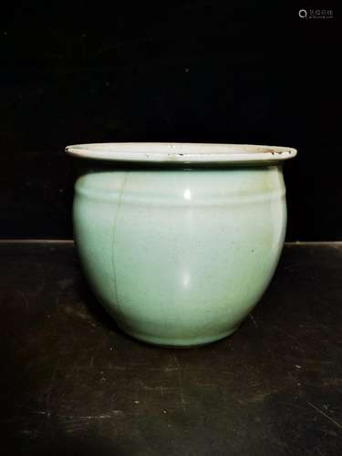 Pea green glazed pot