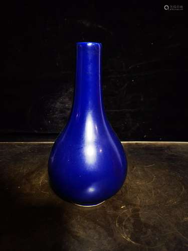 The blue glaze bottle