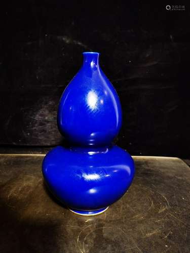 The blue glaze bottle