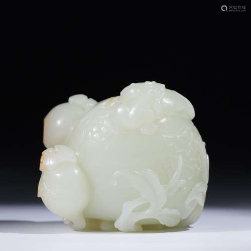 Hetian jade pomegranates furnishing articles6.8 cm long, 4.9...