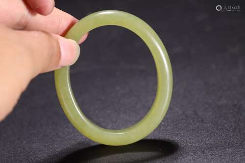 , hotan topaz braceletSize: inner diameter 6 x 5 circle diam...
