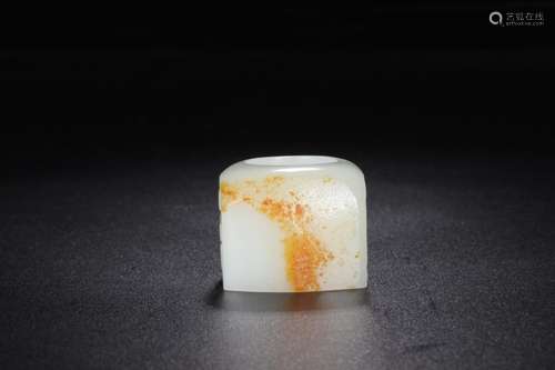 : stories of hetian jade BanZhiSize: 2.7 cm diameter, 2.2 cm...