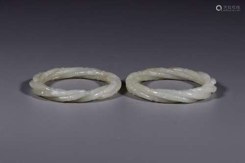 : hetian jade hinge bracelet a coupleSize: the diameter of 7...