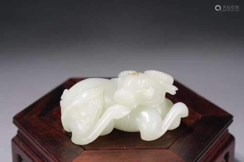 Furnishing articles, hotan jade lying cattleLong: 8 cm. Widt...