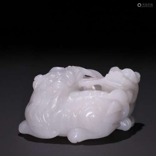 Hetian Bai Yushuang lion carvings.Specification: 4.35 cm hig...