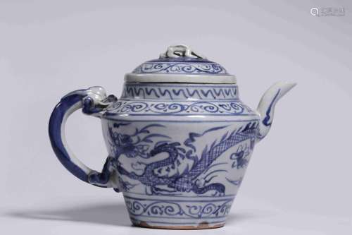 Blue and white dragon, the teapot12.5 cm high, 17.5 cm long,...