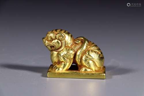 : copper and gold tiger paperweightSize: 5.2 cm wide and 3.5...