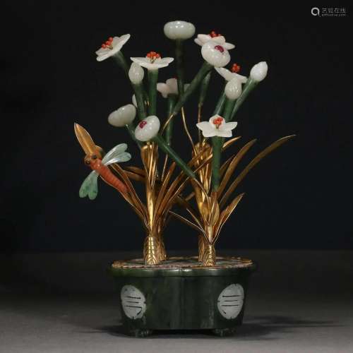 In the Qing Dynasty, jasper "rich orchid" bonsai