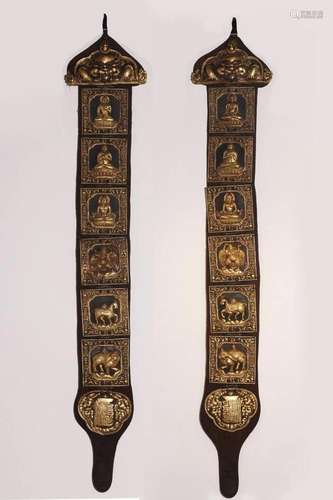 In the Qing Dynasty, a pair of Tibetan bronze gilded gold ha...