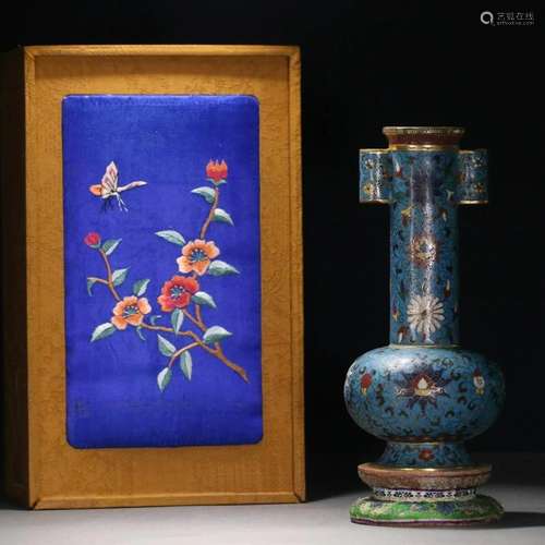 In the Qing Dynasty, cloisonne long-necked bottle with ears