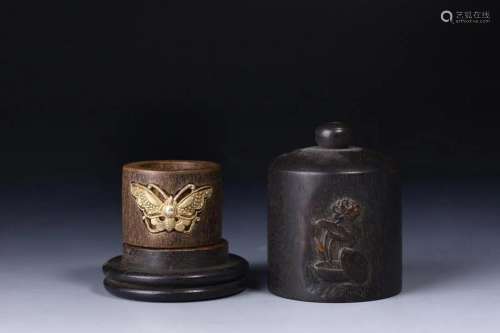 In the Qing Dynasty, agaric inlaid with gilded butterfly rin...