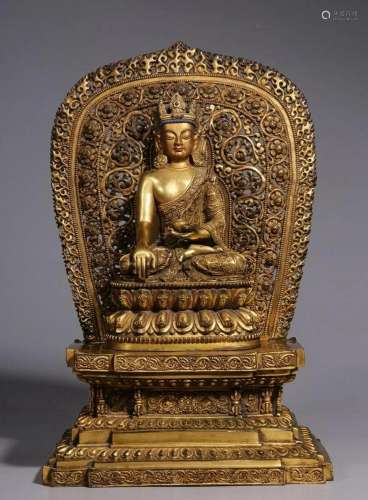 In the Qing Dynasty, bronze gilded Tathagata backlit