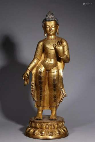 In the Qing Dynasty, the bronze gilded statue of Tathagata
