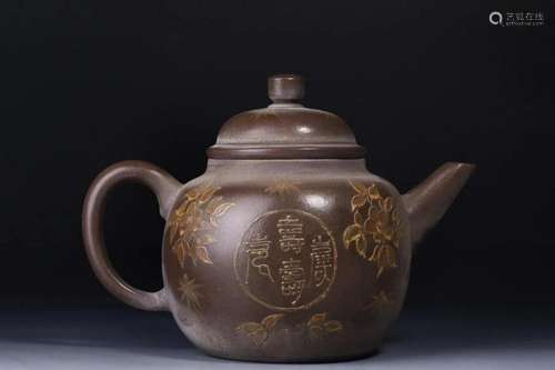 In the Qing Dynasty, purple clay pots with flower patterns