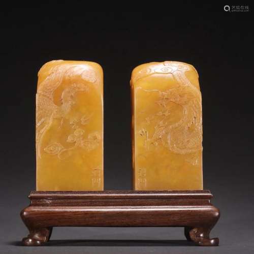 In the Qing Dynasty, Tian Huangshi, a pair of dragon and pho...