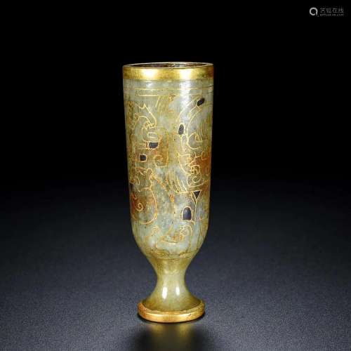 In ancient China, Hotan jade inlaid gold cup