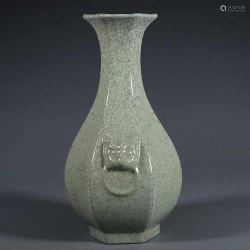 In ancient China, Ru kiln's azure glaze with the first l...