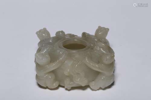 : hetian jade YingXiWen water jar244.4 CM 7.2 CM wide and 7....