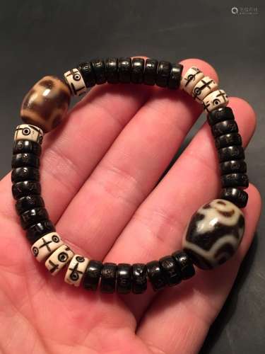 Aquarius dallow day beadAquarius days bead is also called tr...