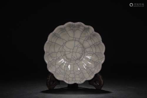 imitation elder brother glaze flower discSize: 3.5 cm high 1...