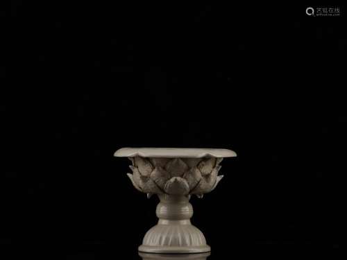 The oldporcelain four furnishing articlesSize: 13 cm high ca...
