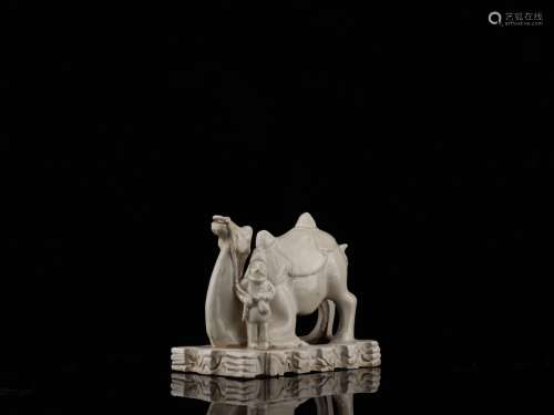 The oldporcelain camel xiangziSize: 13.5 cm long and 16.9 cm...
