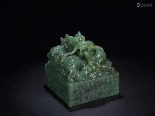 : jade dragon sealSize: 6.1 cm wide, 6.2 cm high, weighs 451...