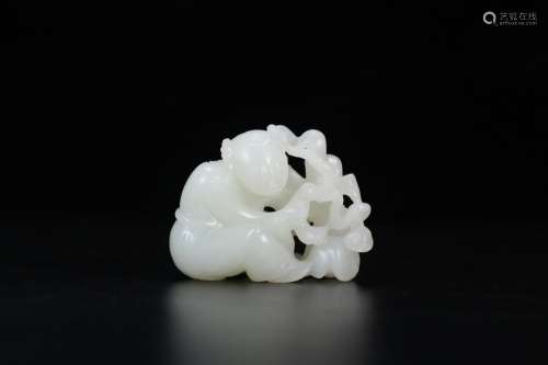 Hetian jade benevolent carvings, the boy play set hollow out...